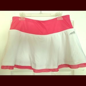 NWOT Avia Platinum tennis skirt.